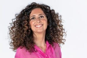 “Il giaguaro mi guarda storto”: lo show di Teresa Mannino al Comunale