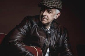 “Pensieri e parole”: Davide Van De Sfroos in concerto al Teatro Comunale
