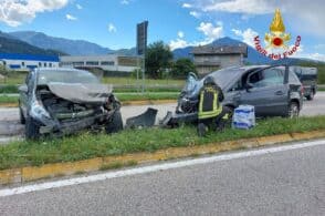 Incrocio maledetto, frontale tra due auto sulla Sp1 bis: cinque i feriti