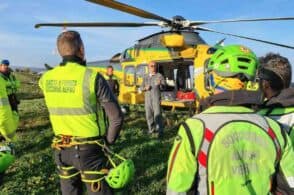 Molti scialpinisti e la nebbia in quota: giornata impegnativa per il Soccorso alpino