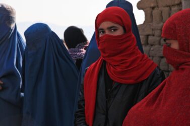 Miriam Rawi nel Bellunese per raccontare il dramma delle donne afghane