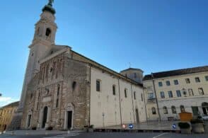 Conto alla rovescia per la pista da ghiaccio in Piazza Duomo