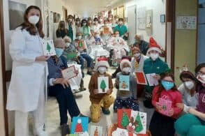 Contagi di gentilezza: i piccoli della Pediatria incontrano i nonni in Geriatria