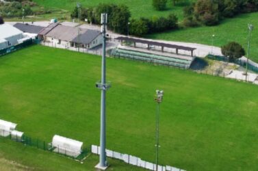 Campo sportivo di Rasai, via libera al nuovo impianto di illuminazione