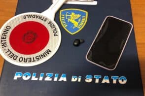 Risposte in cuffietta all’esame della patente: denunciata per truffa