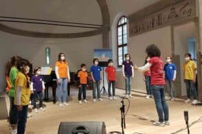 Il Coro Young Voices canta la pace, concerto all’istituto Agosti