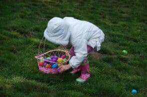 Mercatino e “caccia alle uova”, la Pasqua diventa gioco in Val Biois