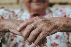 Ascolto e informazione: avviato il consultorio “PerLa” terza età
