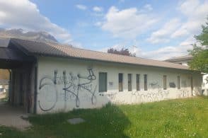 Ex Garden Bar di Cavarzano, nuova vita grazie agli alpini