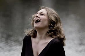 Musica in viaggio: la soprano Polina Pasztircsak al Teatro comunale