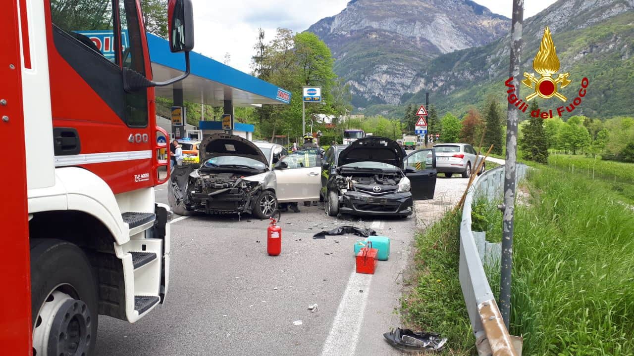 Schianto sulla statale, due feriti e traffico in tilt per ore - News In ...