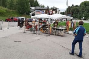 Bancarelle sul Colle: la fiera arricchisce l’estate del Nevegal