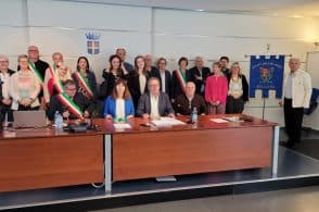 Abm traccia la rotta: governare la “fuga” dei giovani e il turismo delle radici