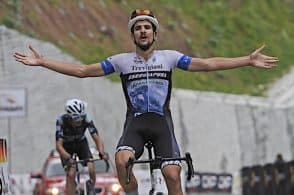 Giro del Veneto sulle Dolomiti: trionfa il vicentino Zurlo