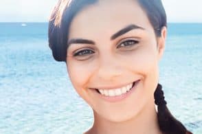 L’ultimo saluto ad Anna: «Venite con un sorriso e vestiti colorati»