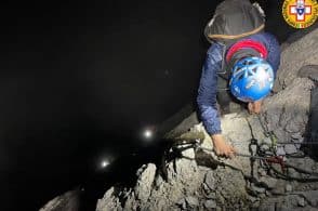Incoscienza in quota: bloccati in ferrata senza casco, imbrago e pile