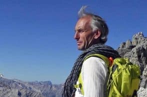 Scala in “free solo” e precipita: muore un esperto alpinista