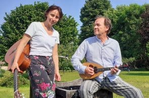 Concerto chitarra e voce sul sagrato di Madeago