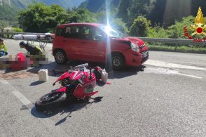 Auto contro moto, due feriti sulla 203 Agordina