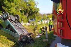Si rovescia con l’auto, muore 74enne di Borgo Valbelluna