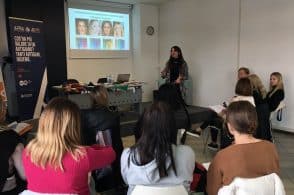 Applicare l&rsquo;armocromia: il corso di Appia per gli acconciatori