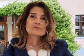 “Il buio di vivere”: la poesia diventa una pillola per curare le sofferenze 