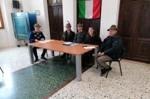 Il gruppo Alpini S’ciara in assemblea: «Serve un ricambio generazionale»