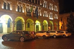 Il centro storico di Belluno «degradato a parcheggio abusivo gratuito»