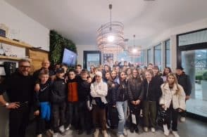 A scuola di occhialeria: la media Rocca alla Liò per toccare con mano il lavoro