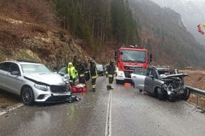 Scontro tra tre auto, quattro feriti a Vallada