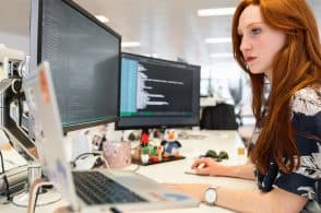 8 marzo, le donne sono davvero alla pari degli uomini? Sul lavoro no