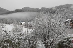 È tornato l’inverno: nevicate fino a bassa quota e temperature da febbraio