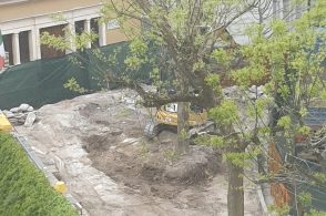 Via le barriere architettoniche e gli alberi: entro fine estate il belvedere sar&agrave; come nuovo