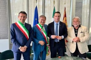 Longarone tra Venezia e Tirana, riconsegnato l’anello dogale del gemellaggio adriatico
