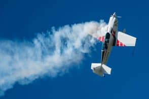 Acrobazie e adrenalina: tutti col naso all’insù per Alpago Air Show