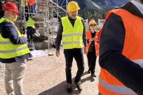 La pista da bob avanza. Salvini in sopralluogo: «Non ci sono piani B»