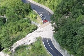 Ancora chiuso il Fadalto, Anas al lavoro per rimuovere la frana