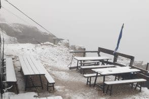 Neve in Marmolada, temperature sotto zero dopo due mesi di caldo