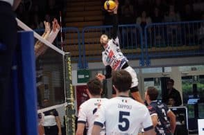 Falsa partenza per il Belluno Volley: San Donà la spunta al quinto set