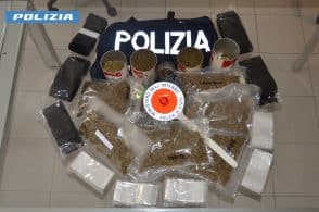 Più di 1 chilo di marijuana in casa, arrestato un 64enne
