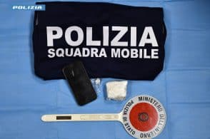 Pacchetto di coca in auto, arrestato un 41enne di Calalzo