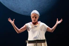 Su il sipario sulla stagione di prosa del Circolo, con la Casta Diva di Lucilla Giagnoni