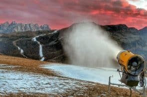 Cannoni in azione sulle ski aree, ma occhio all’inversione termica