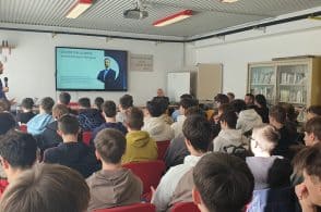 Fabbriche in classe a caccia di talenti