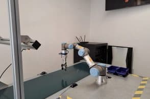 I ragazzi programmano il robot del futuro