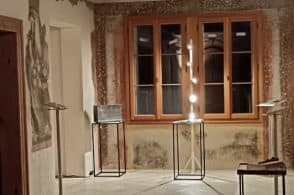 Libri-oggetto in mostra a Palazzo Doglioni: la carta diventa arte