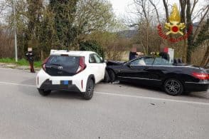 Schianto a Fiammoi. Poi doppia caduta in moto e bici nel Feltrino