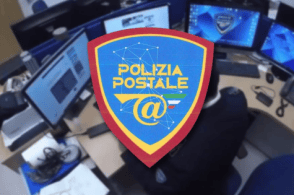 Adesca online una minorenne disabile: denunciato un 25enne