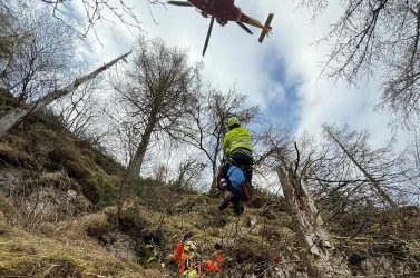 Doppio intervento del Soccorso alpino: feriti due escursionisti in montagna