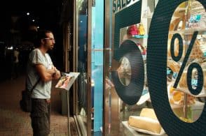 Saldi estivi al capolinea: futuro incerto per il commercio di vicinato